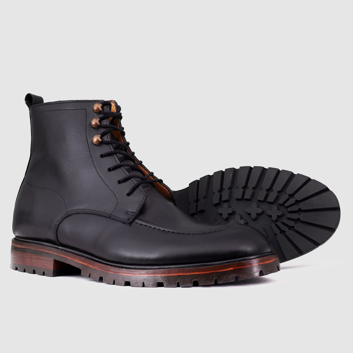 Artisan Ventura — Noir, vue de la semelle crantée